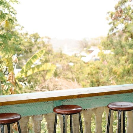 Hostel Bajo Bunkhouse Labuan Bajo Zewnętrze zdjęcie