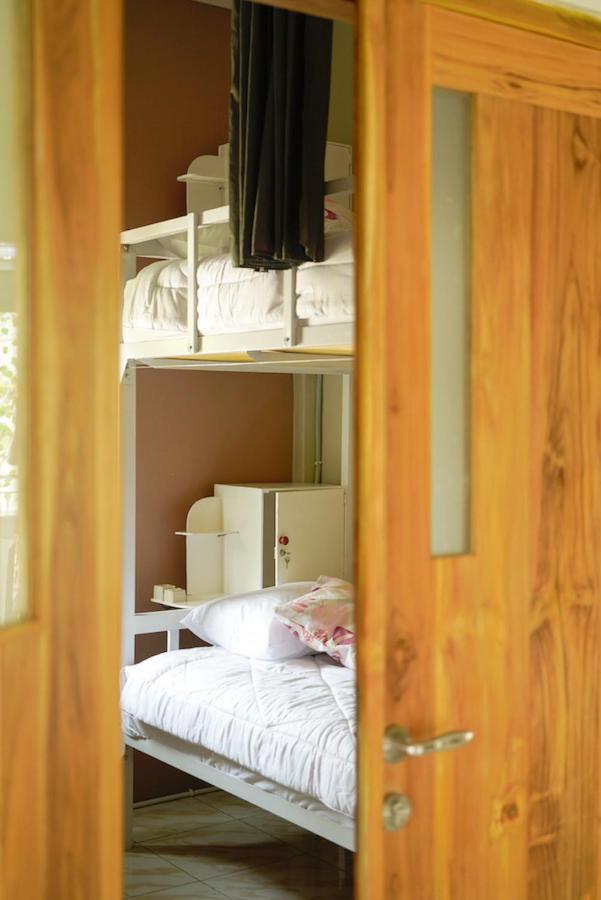 Hostel Bajo Bunkhouse Labuan Bajo Zewnętrze zdjęcie