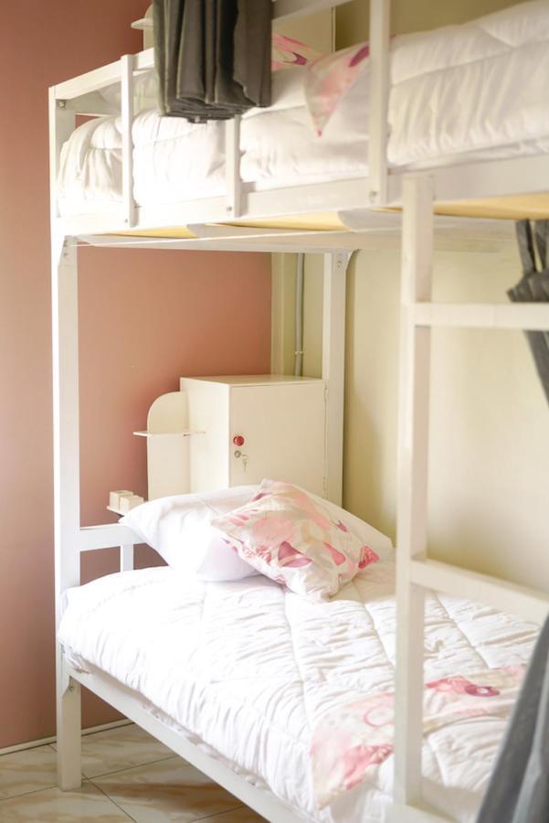 Hostel Bajo Bunkhouse Labuan Bajo Zewnętrze zdjęcie
