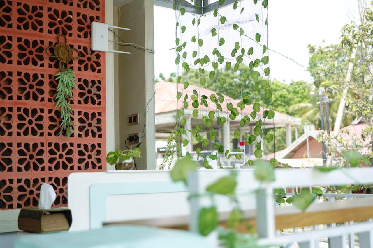 Hostel Bajo Bunkhouse Labuan Bajo Zewnętrze zdjęcie